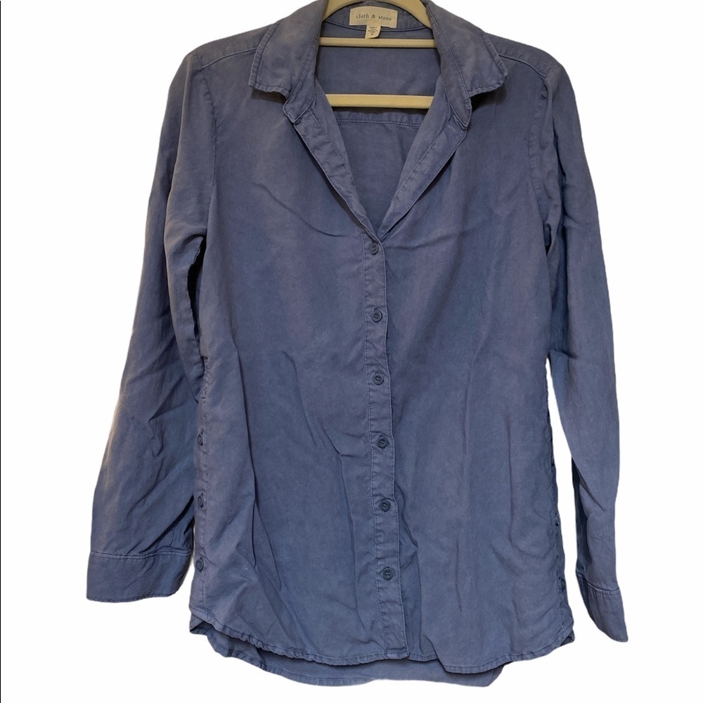 Cloth & Stone blouse button down deep V-neckline long sleeve Size small